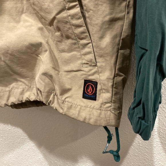 Volcom pullover jacket - Picture 3 of 6